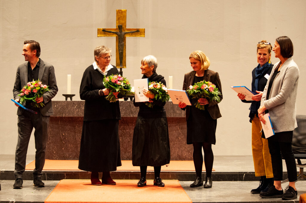 Benefizlesung für Hinz&Kunzt in St. Nikolai, Hamburg